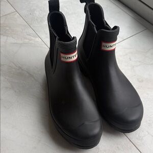 NWOT Hunter Classic Chelsea Black Ankle Boots size 7